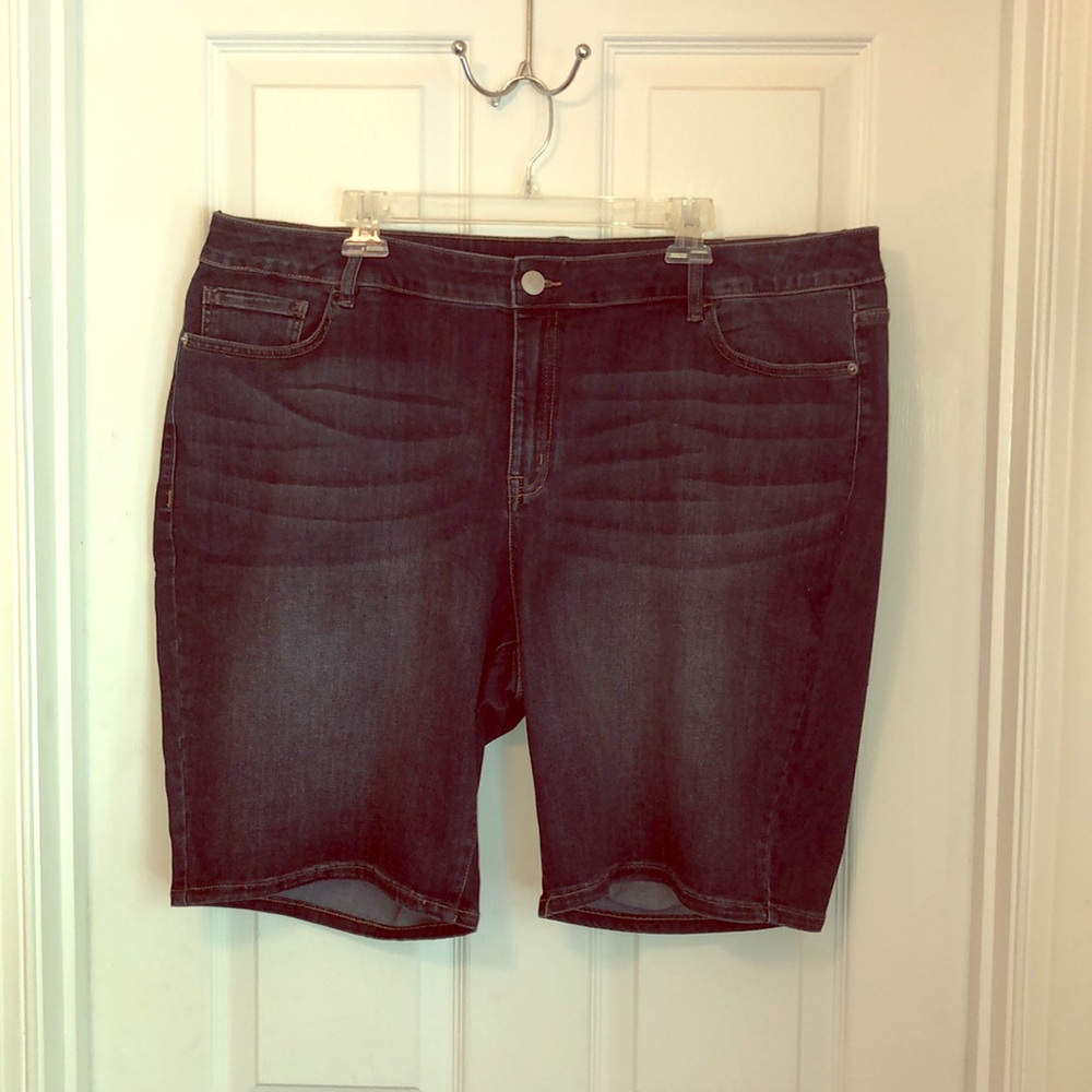 NWT Lane Bryant Bermuda shorts size 22